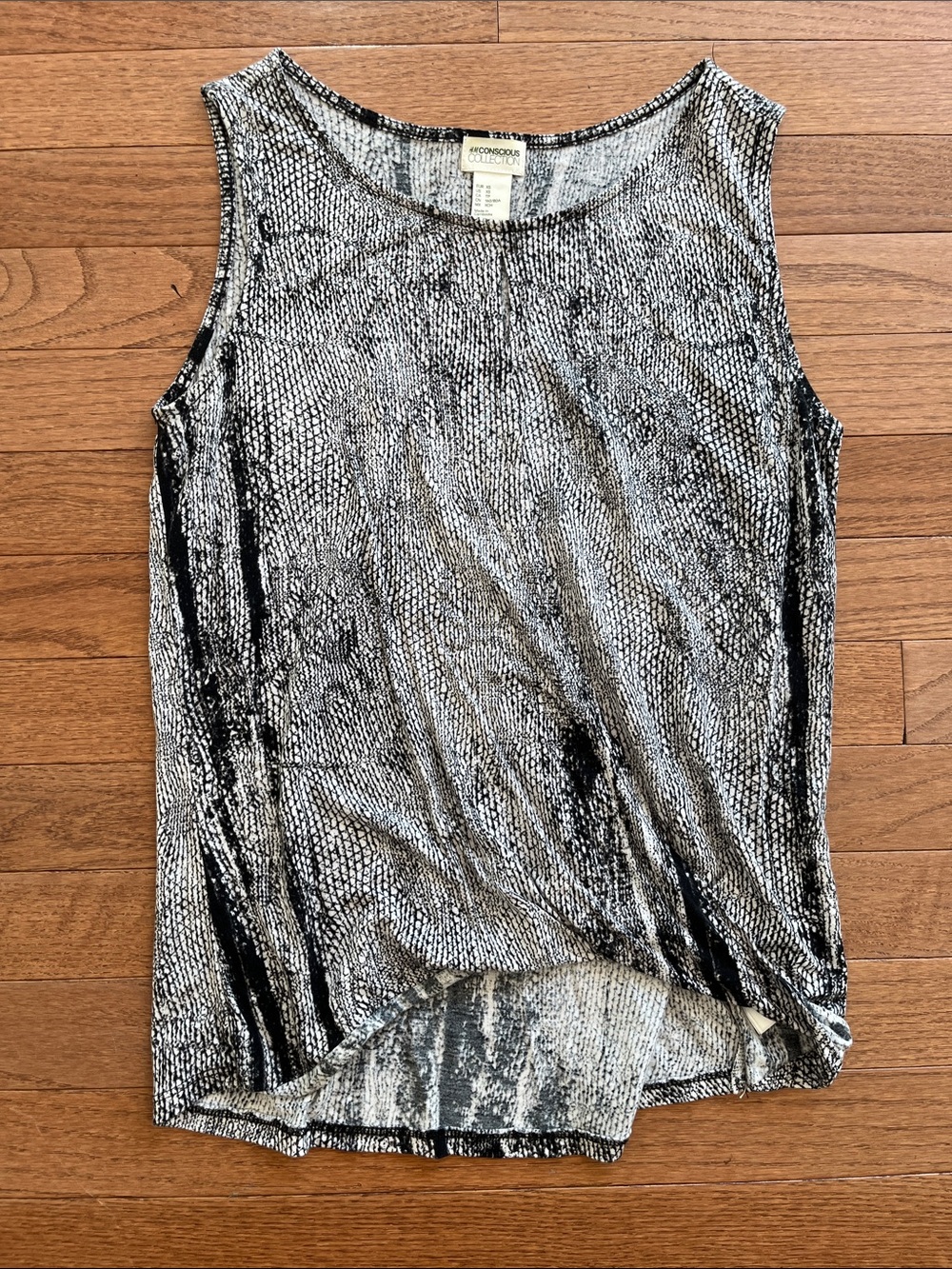 H&M Black and White Textured Sleeveless Tank